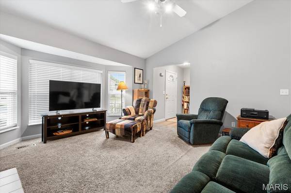 1053 Wrigley CIR, Warrenton, MO 63383