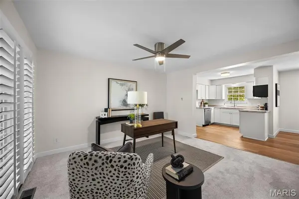1005 Nobleman DR, Creve Coeur, MO 63146