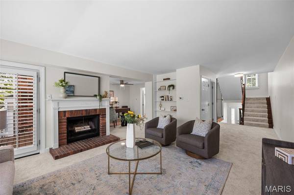 1005 Nobleman DR, Creve Coeur, MO 63146