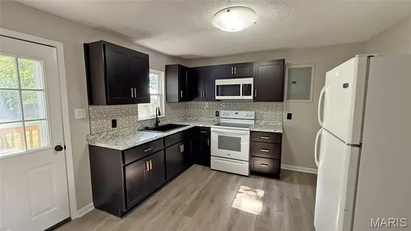 557 Vreeland RD, Hillsboro, MO 63050
