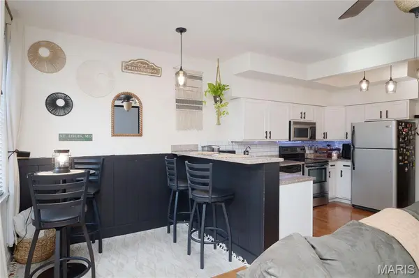 915 Allen AVE #4, St Louis, MO 63104