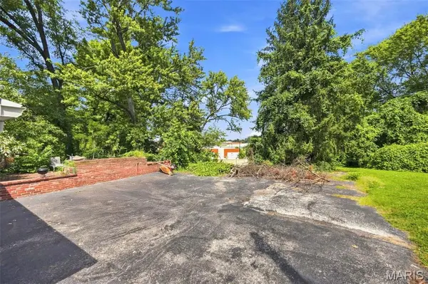1536 N Elizabeth AVE, St Louis, MO 63135