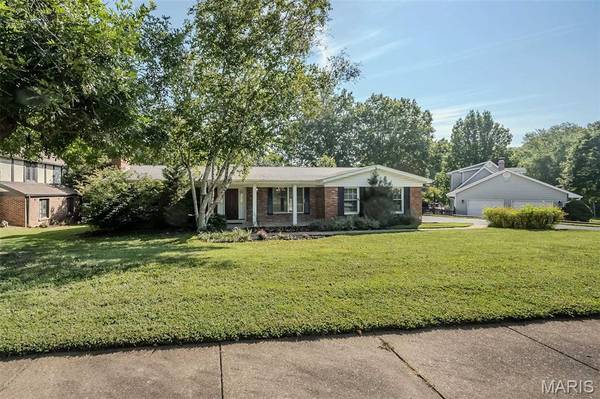 749 Chatelet Woods DR, St Louis, MO 63135