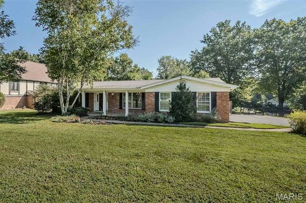 749 Chatelet Woods DR, St Louis, MO 63135
