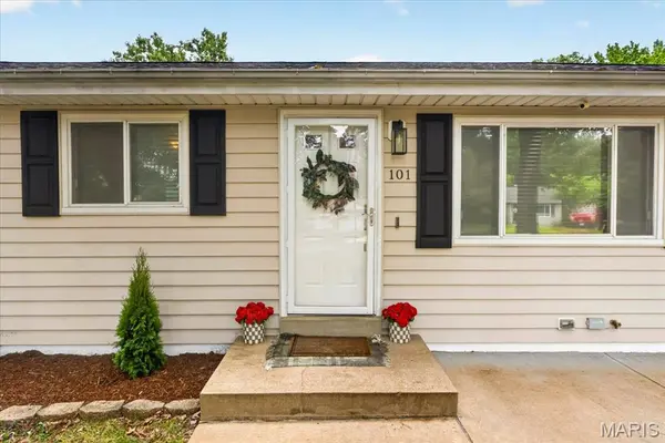 101 E Donaldson DR, St Louis, MO 63129