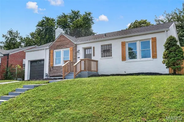 1525 Westmont PL, St Louis, MO 63130