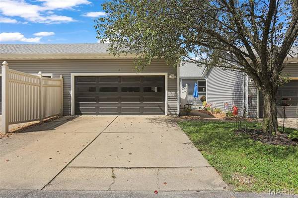 300 Pine Lake RD #14, Collinsville, IL 62234