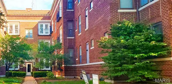 5677 Waterman #32, St Louis, MO 63112