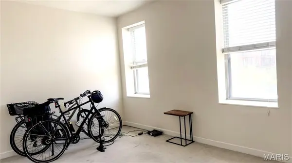 5677 Waterman #32, St Louis, MO 63112