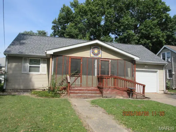 2415 N Carolina ST, Louisiana, MO 63353