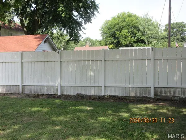 2415 N Carolina ST, Louisiana, MO 63353