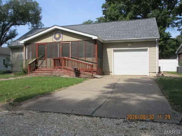 2415 N Carolina ST, Louisiana, MO 63353