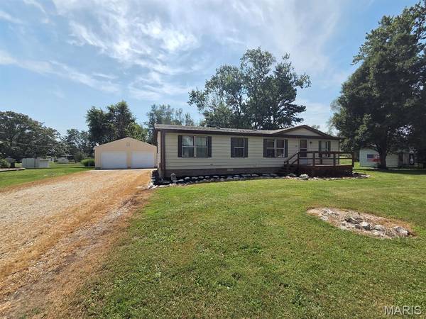 207 Main ST, La Belle, MO 63447