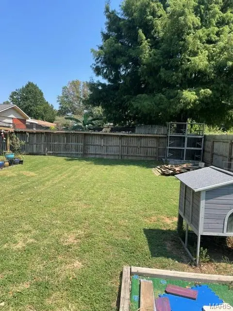 902 Glenn DR, Sikeston, MO 63801