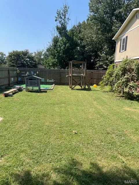902 Glenn DR, Sikeston, MO 63801