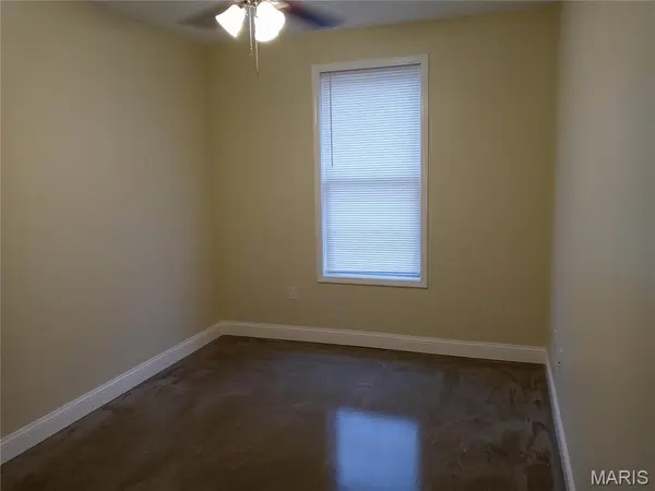 613 S Florissant RD #102, Ferguson, MO 63135