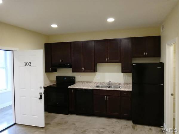 613 S Florissant RD #102, Ferguson, MO 63135