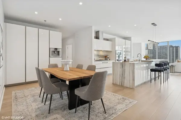 363 E Wacker DR #1903, Chicago, IL 60601