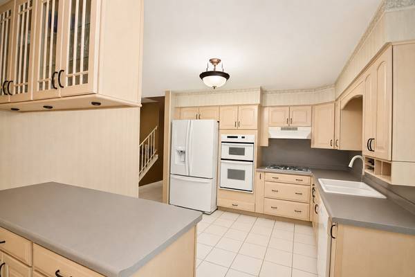 917 W Army Trail BLVD, Addison, IL 60101