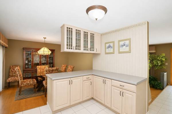 917 W Army Trail BLVD, Addison, IL 60101
