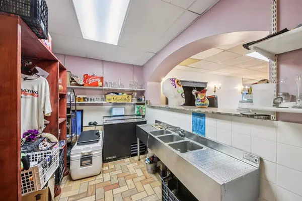 5037 W Diversey AVE, Chicago, IL 60639