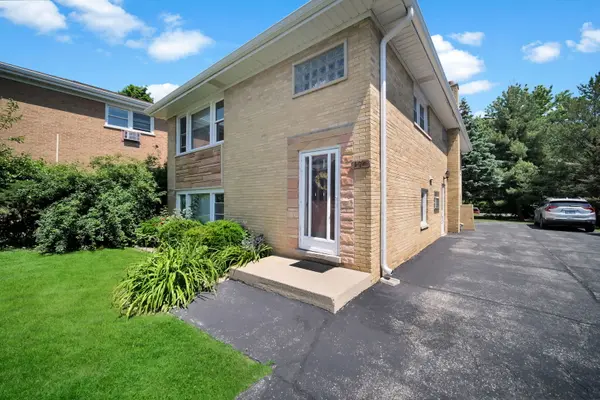 227 S Hale ST, Addison, IL 60101