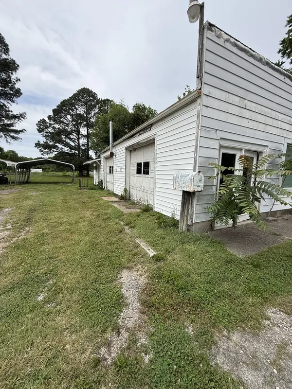 225 S Marshall ST, Salem, IL 62881