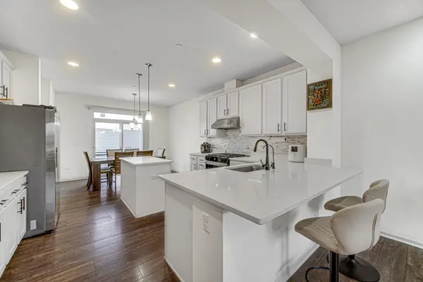 3S528 Cambridge CT, Warrenville, IL 60555