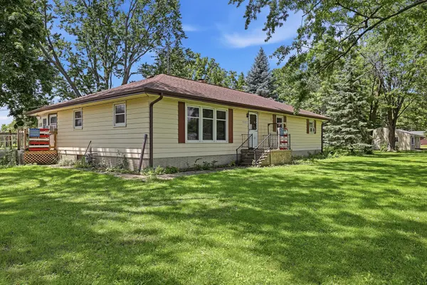 30399 PRAIRIE ST, Rock Falls, IL 61071