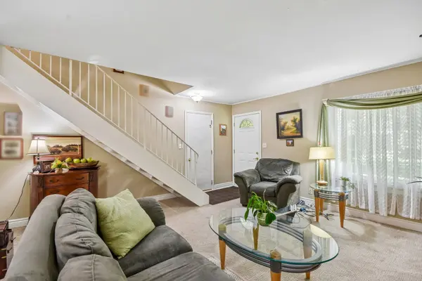 1435 Bear Flag DR, Hanover Park, IL 60133