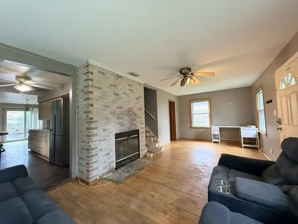 356 OAK AVE, Wood Dale, IL 60191