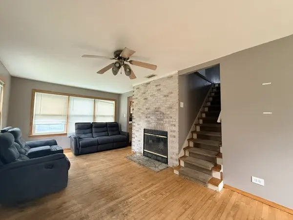 356 OAK AVE, Wood Dale, IL 60191