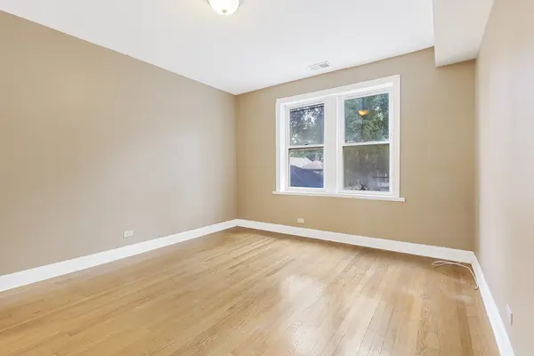 1747 W Pratt BLVD #1, Chicago, IL 60626
