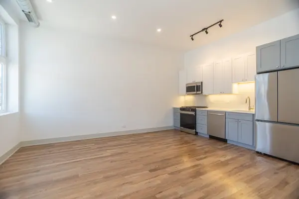 2028 N Oakley AVE, Chicago, IL 60647