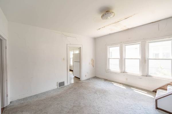14947 Hamlin AVE, Midlothian, IL 60445