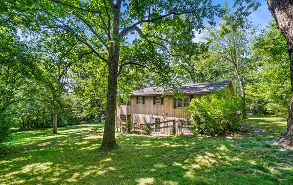 43W975 Nottingham DR, Elburn, IL 60119