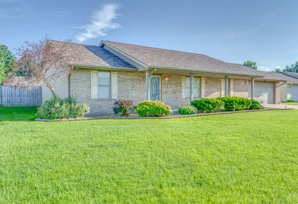 2213 Darren DR, Marion, IL 62959