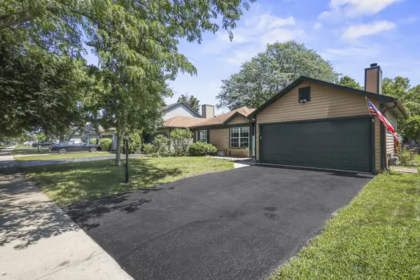 1744 Ranchview DR, Naperville, IL 60565