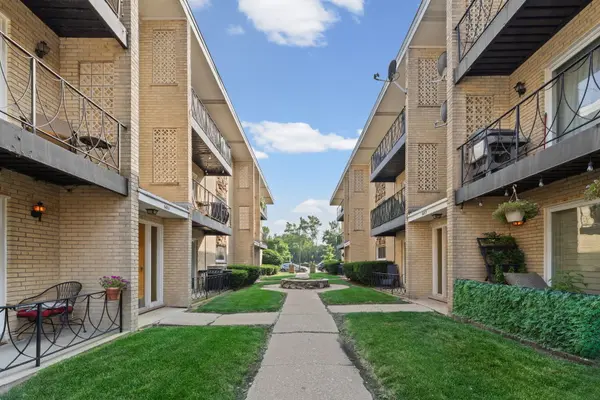 6811 N Olmsted AVE #205, Chicago, IL 60631