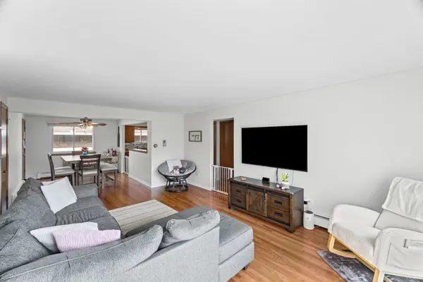 6811 N Olmsted AVE #205, Chicago, IL 60631