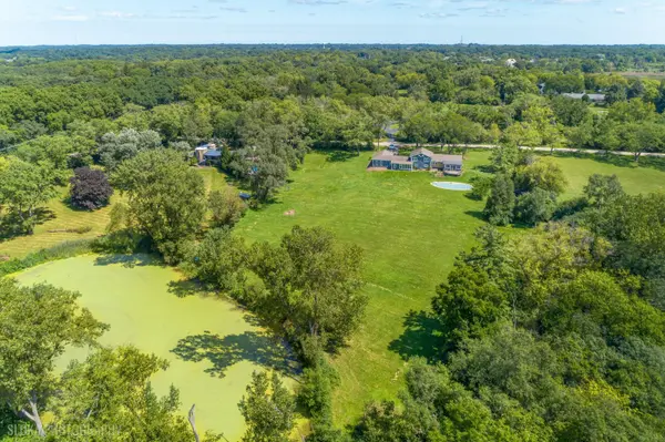 22406 N Bertha LN, Barrington, IL 60010