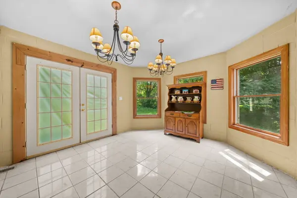 661 S Red Oak LN, Chana, IL 61015