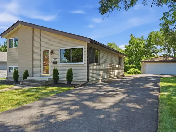 661 Easy ST, Glendale Heights, IL 60139