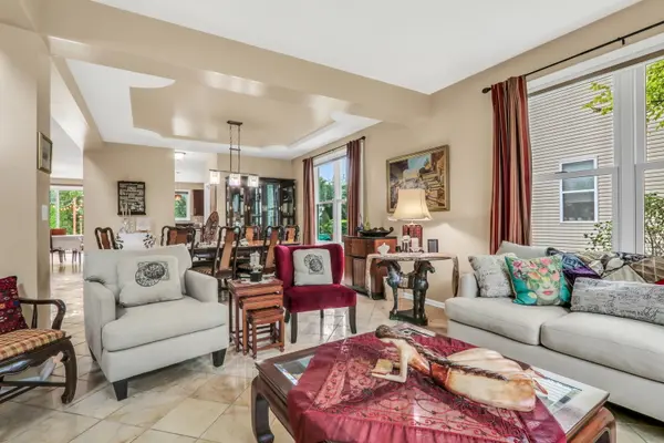 4541 W Westchester LN, Libertyville, IL 60048
