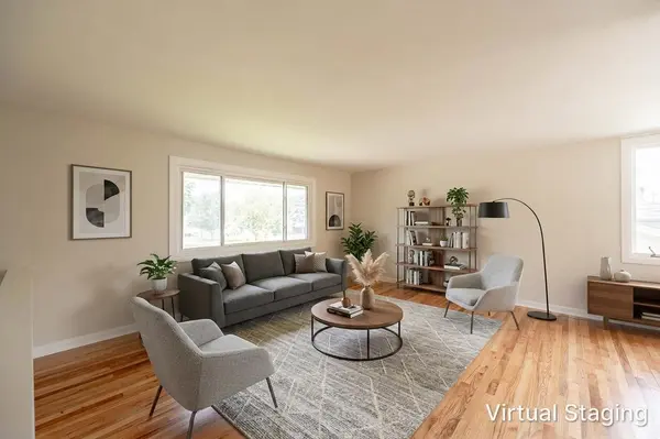 437 S Braintree DR, Schaumburg, IL 60193