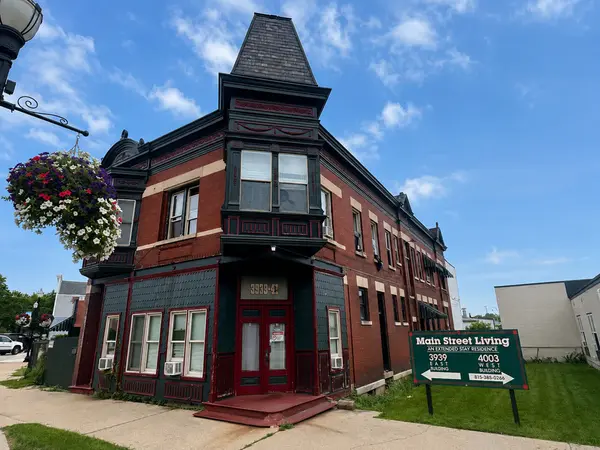 3937 & 3939 Main ST, Mchenry, IL 60050