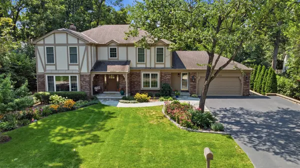 170 Dover CIR, Lincolnshire, IL 60045