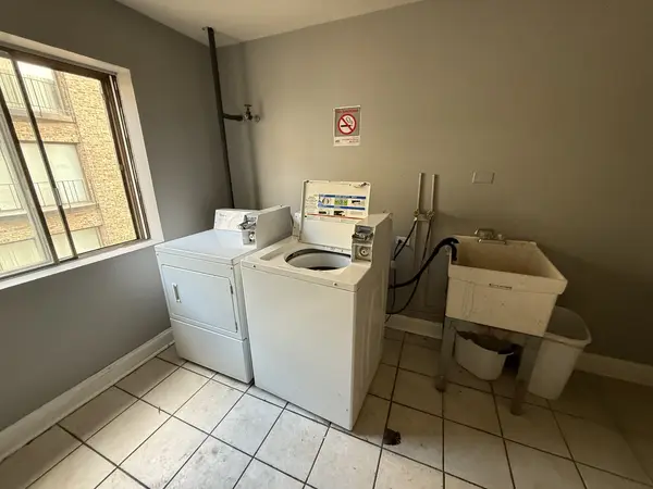 2300 N Harlem AVE #305, Elmwood Park, IL 60707