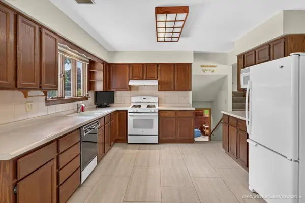 11112 Sunset LN, Huntley, IL 60142