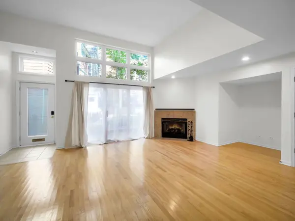 4934 S CORNELL AVE #G, Chicago, IL 60615